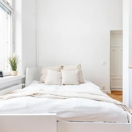 Pieni Roobertinkatu Small 13